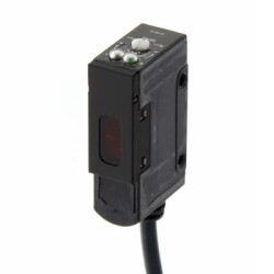 Omron E3SAR81 ,  Fotoelektrik sensör, retroreflektif, 2m, DC, 3 kablolu, PNP, dikey, 2m kablolu