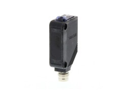Omron E3ZD67OMI,  Fotoelektrik sensör, dikdörtgen gövde, kızılötesi LED, dağınık, 1 m, NPN, Işık Açık-Karanlık Açık, M8 4 pinli konnektör