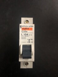 Schneider Electric 25230, C6OA1PB32A 3KA B EGRİSİ 32A OTO SİG - Schneider