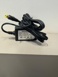 Switching Adaptor XED-1212, AC100V-240V-50-60 HZ-DC12V
