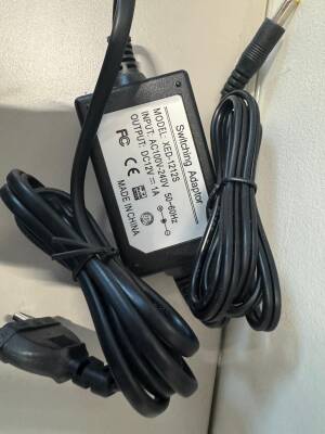 Switching Adaptor XED-1212, AC100V-240V-50-60 HZ-DC12V - 3